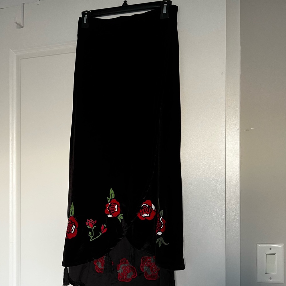 Zara Suede floral midi skirt. Long from the back, and short from the front.